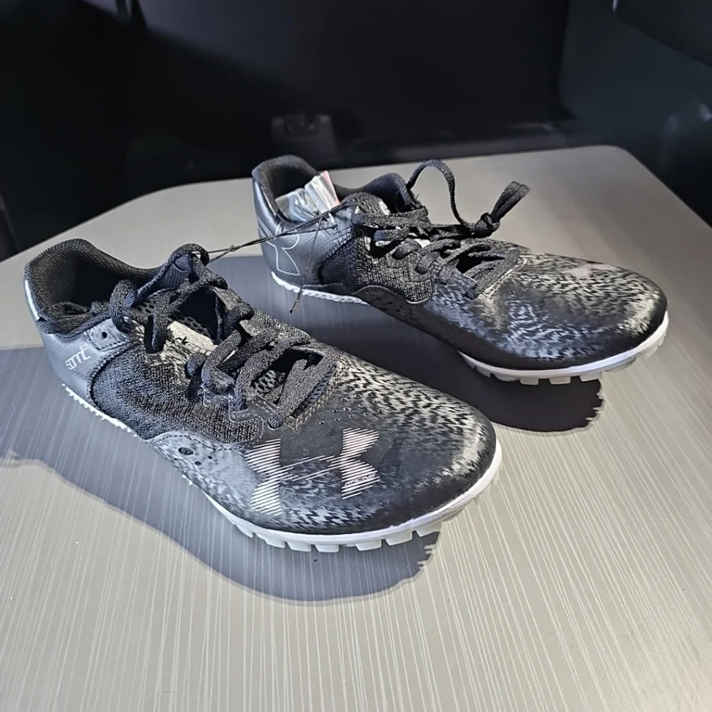 Under Armour Unisex Kick Spirit 4 Track & Field Shoes Men's 10/Women's 11.5 NWOT